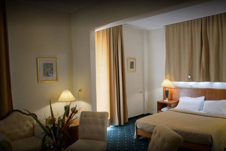 Room 15 of 34