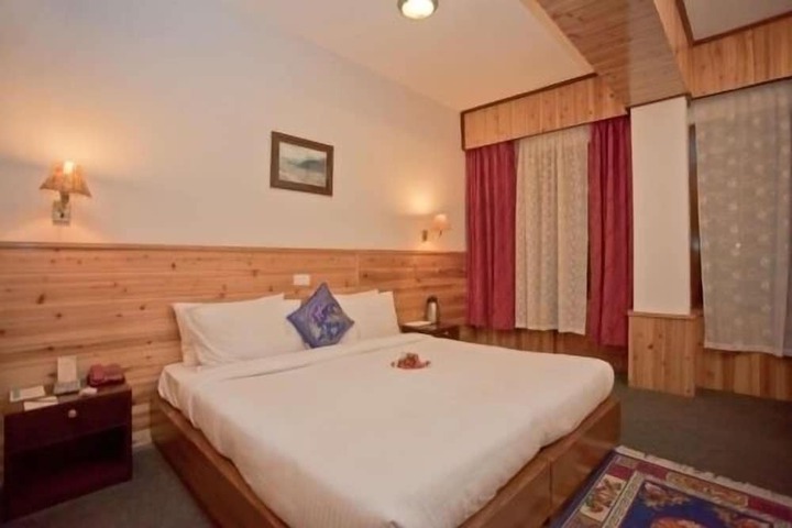 Room 8 of 27