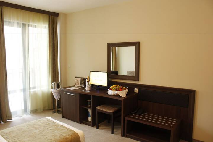 Room 12 of 46