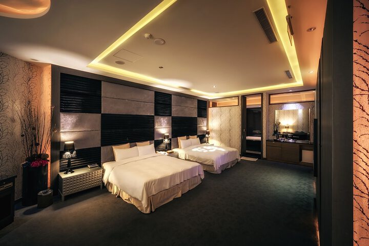 Room 30 of 69
