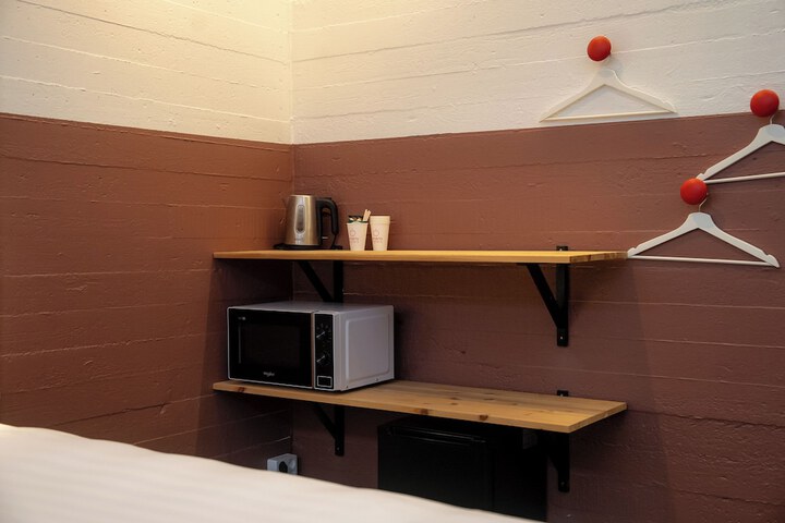 Room 26 of 40