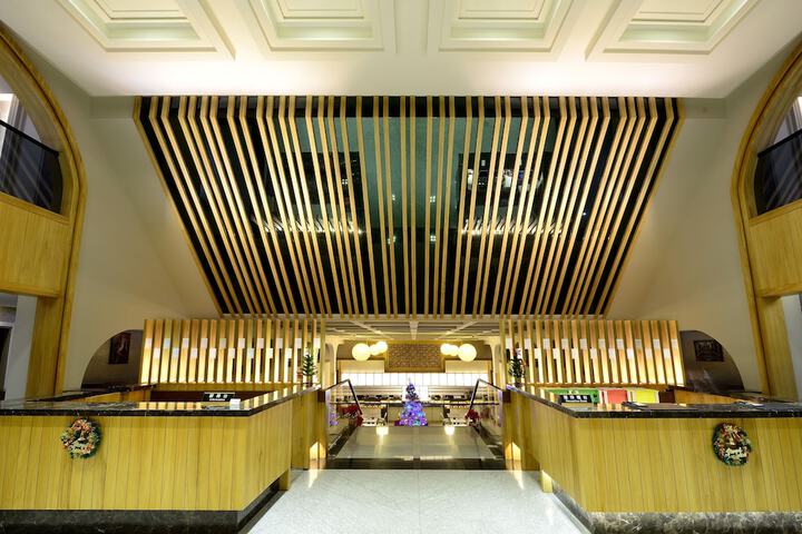 Hotel Lobby