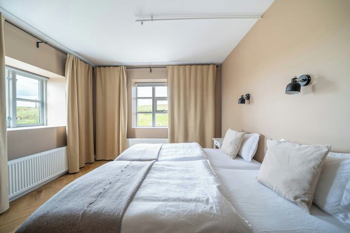 Room 12 of 53