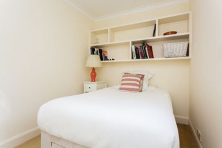 Room 14 of 27