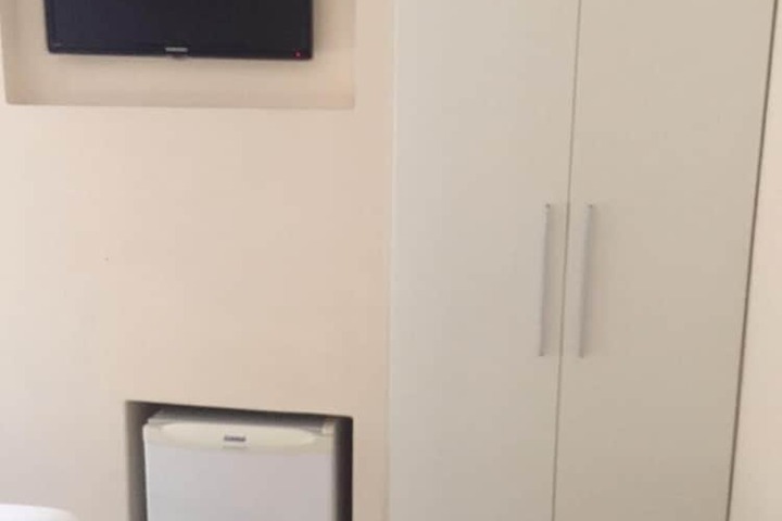 Room 18 of 27