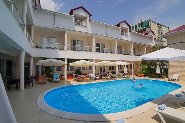 Hotel 67 of 69