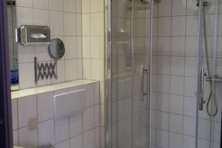 Room 35 of 68