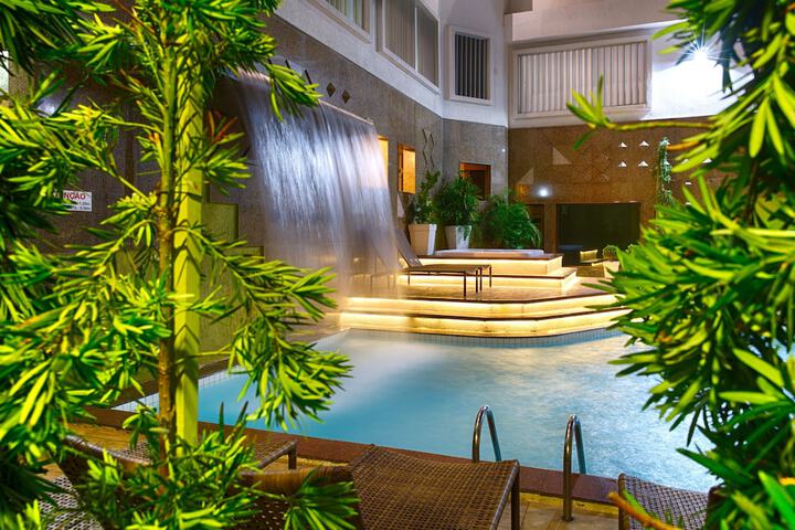 Pool Hotel