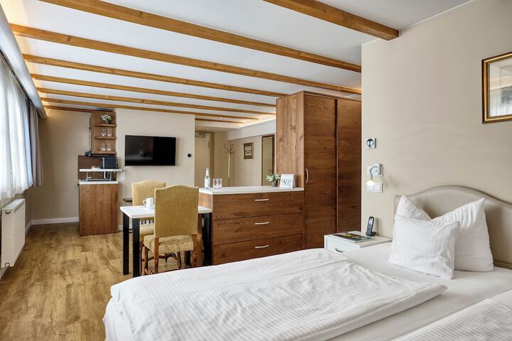 Room 5 of 31