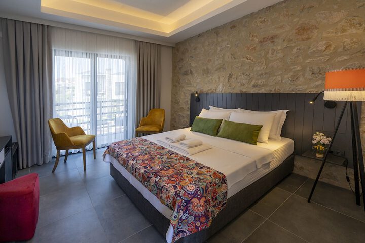 Room 3 of 32