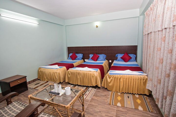 Room 10 of 33
