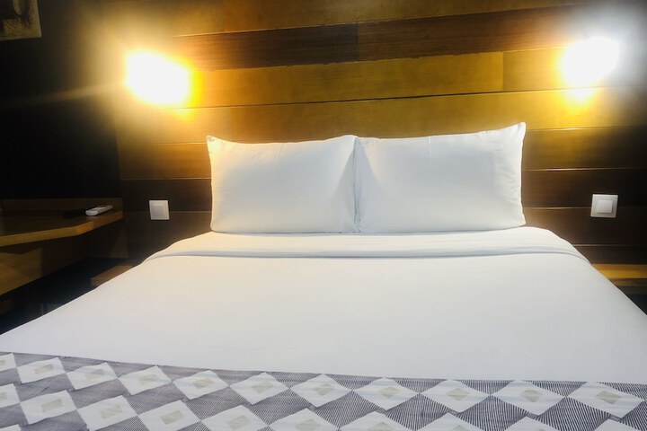 Room 28 of 77