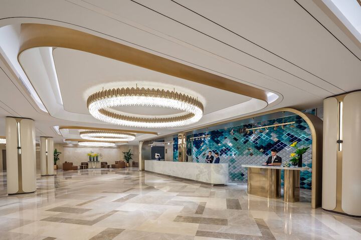 Entrance & Lobby