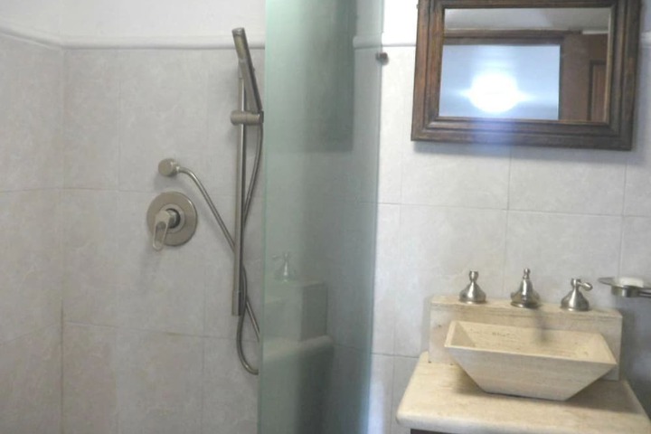 Room 10 of 29