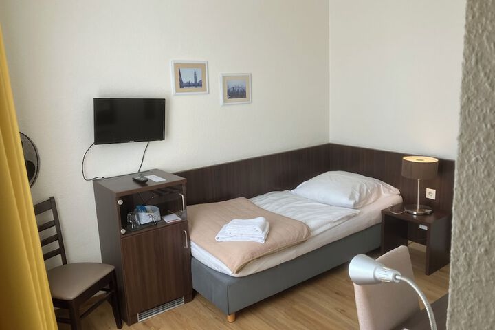 Room 12 of 46