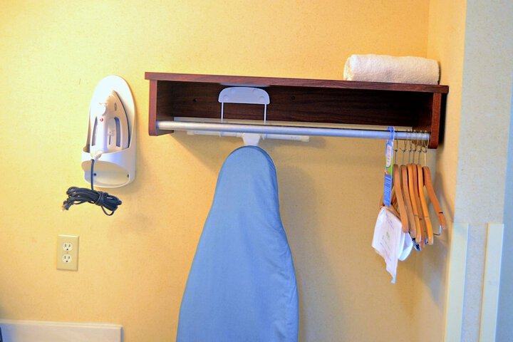 1 King Bed (1 of 6)