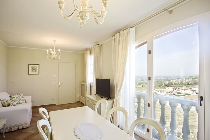 Room 27 of 67