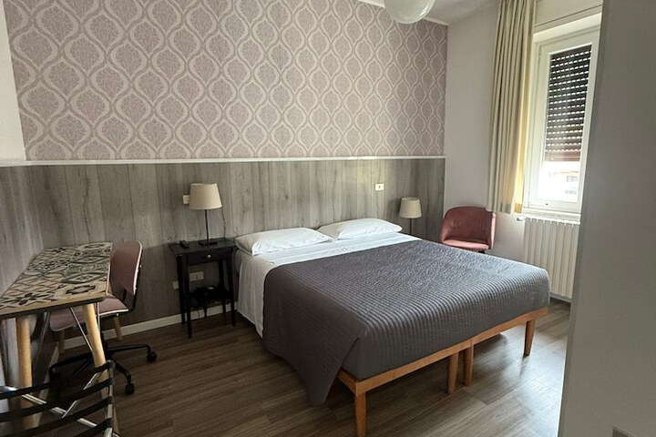 Room 21 of 37