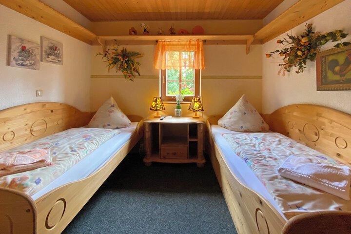 Room 6 of 37