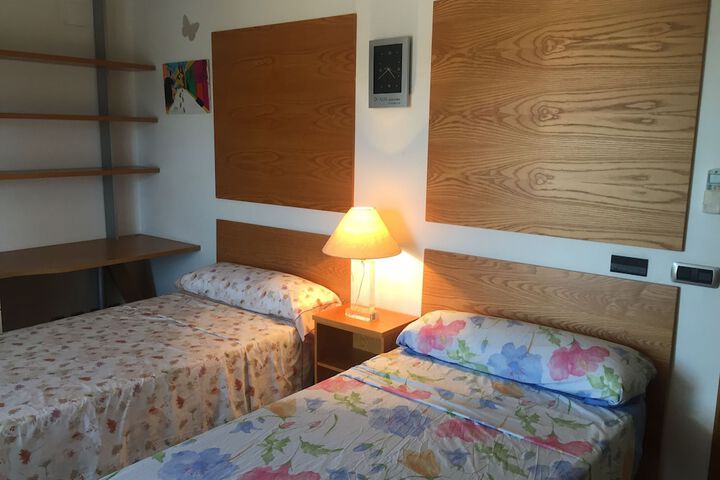 Room 23 of 165