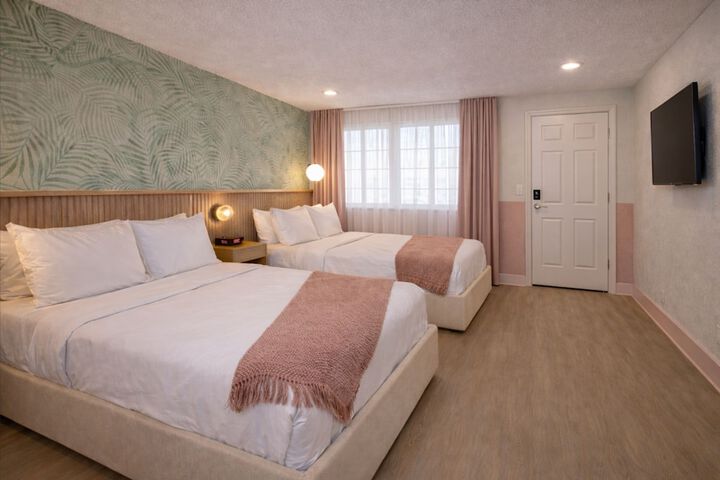 Room 7 of 27
