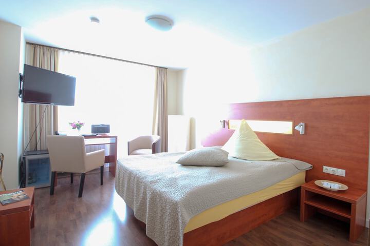 Room 16 of 74