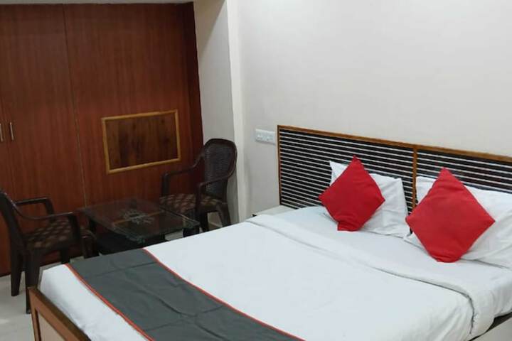Room 6 of 31