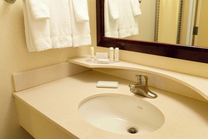 Room 21 of 32