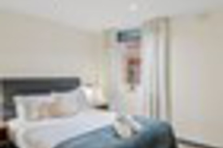 Room 80 of 318