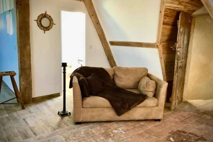 Room 7 of 10