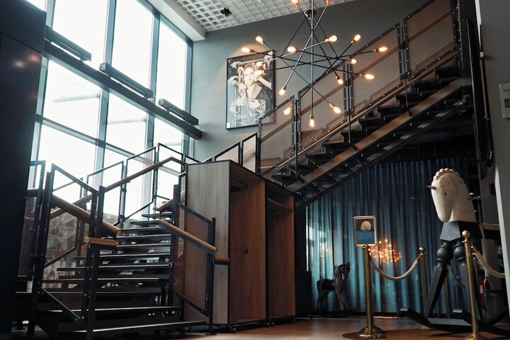 Entrance & Lobby