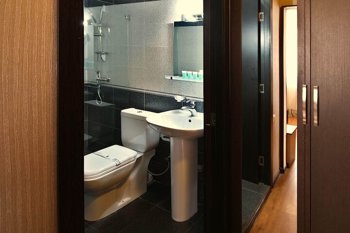 Room 41 of 48