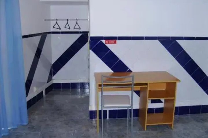 Room 7 of 10