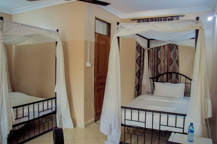 Room 17 of 53