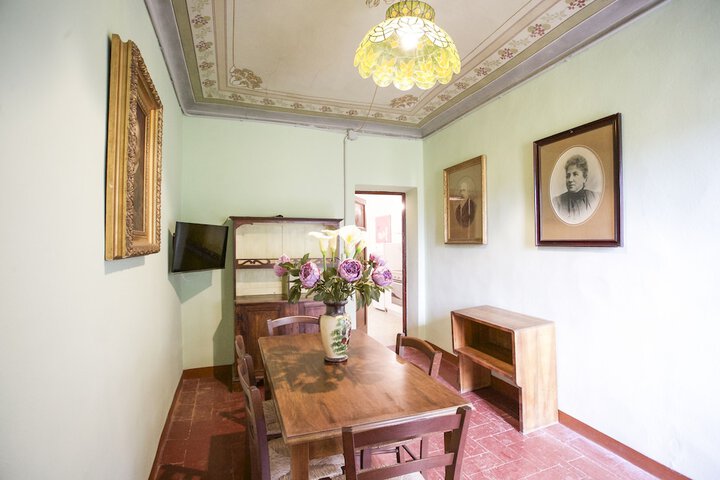 Room 7 of 19