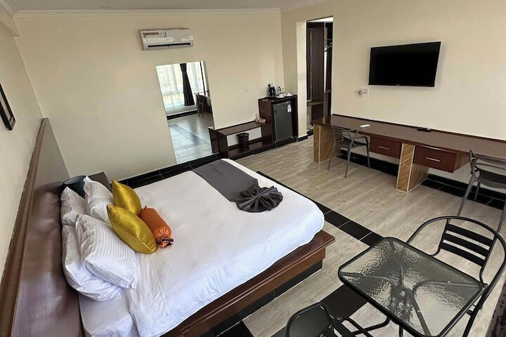 Room 10 of 39