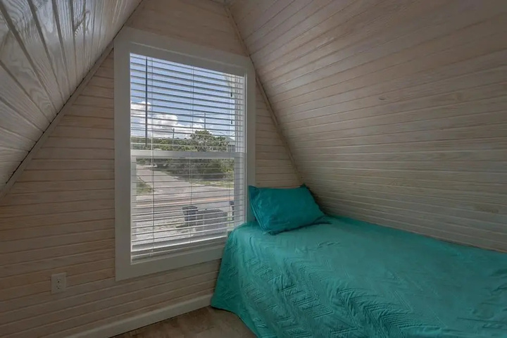 Room 2 of 13