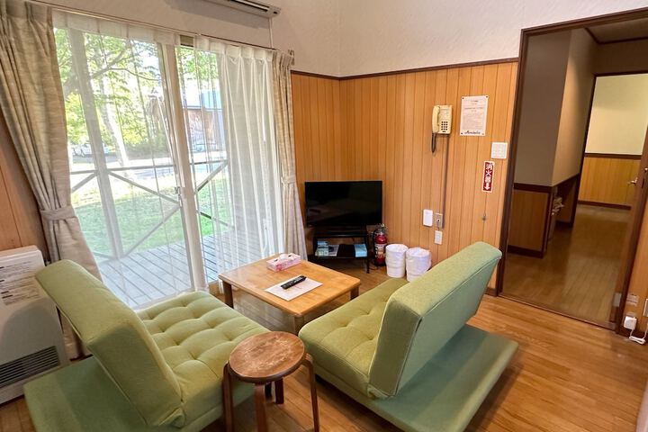 Room 18 of 151