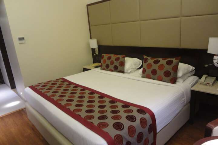 Room 15 of 48
