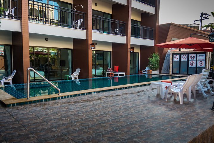 Hotel Pool