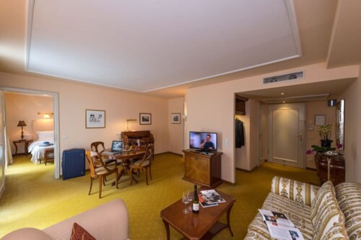 Room 65 of 120
