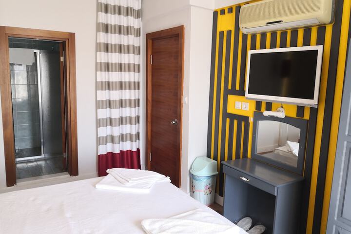 Room 8 of 26