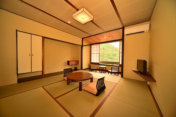 Room 6 of 29