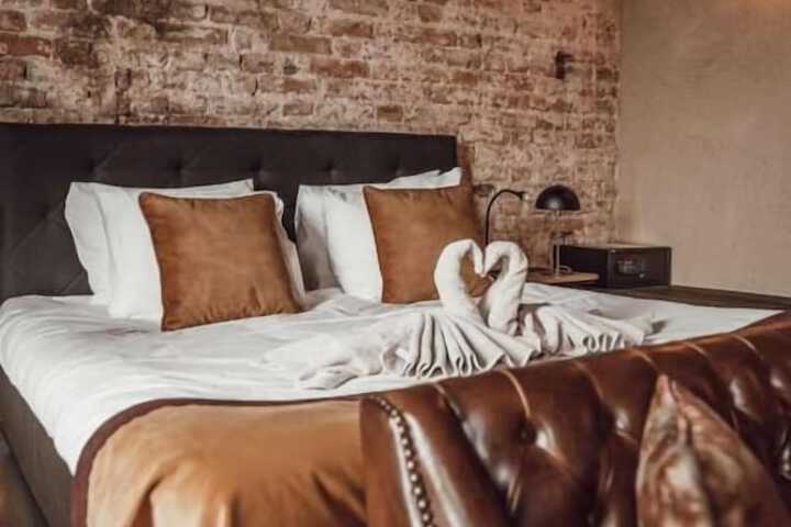 Room 6 of 39