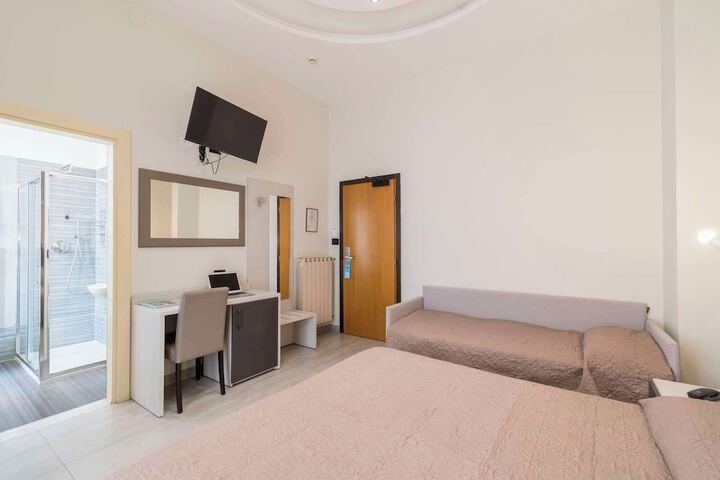 Room 10 of 53