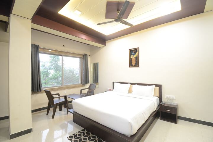 Room 15 of 28