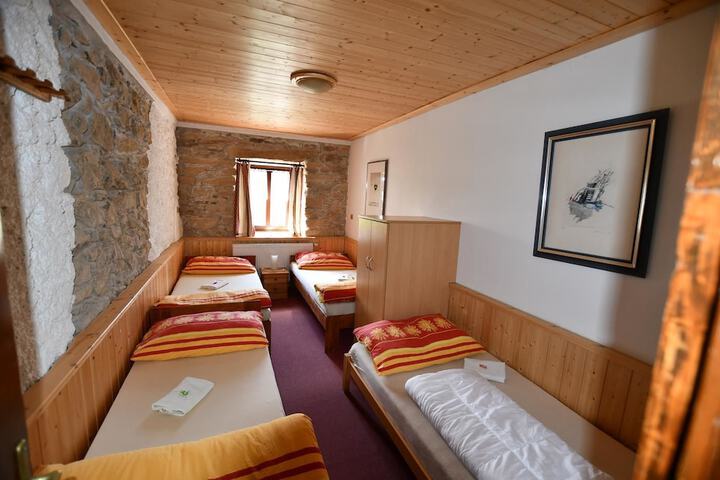 Room 3 of 12