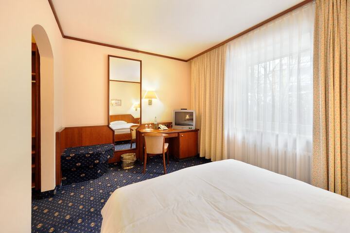Room 18 of 60