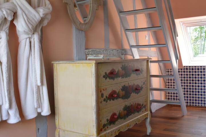 Room amenity
