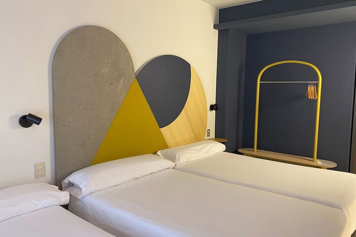Room 45 of 265